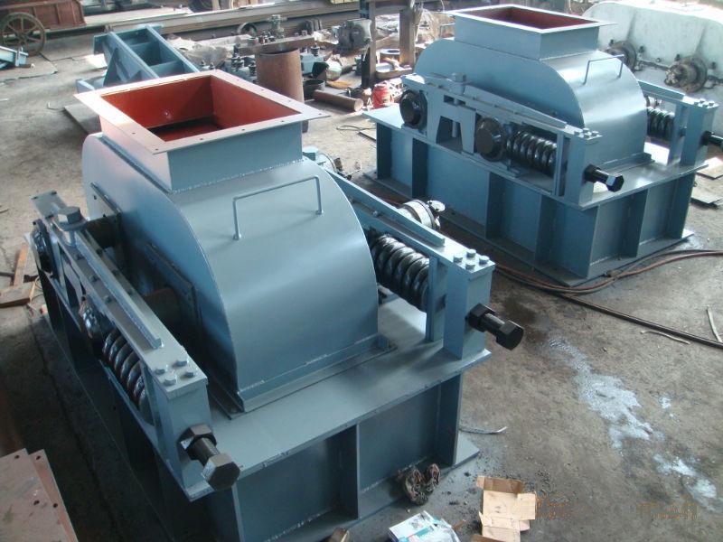 Double toothed roll crusher